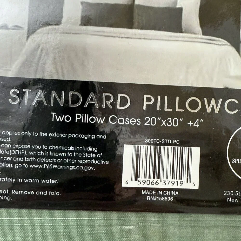 Hotel 5th Ave Pair of Pillowcases Green 100% Cotton 300 Thread Count NWT